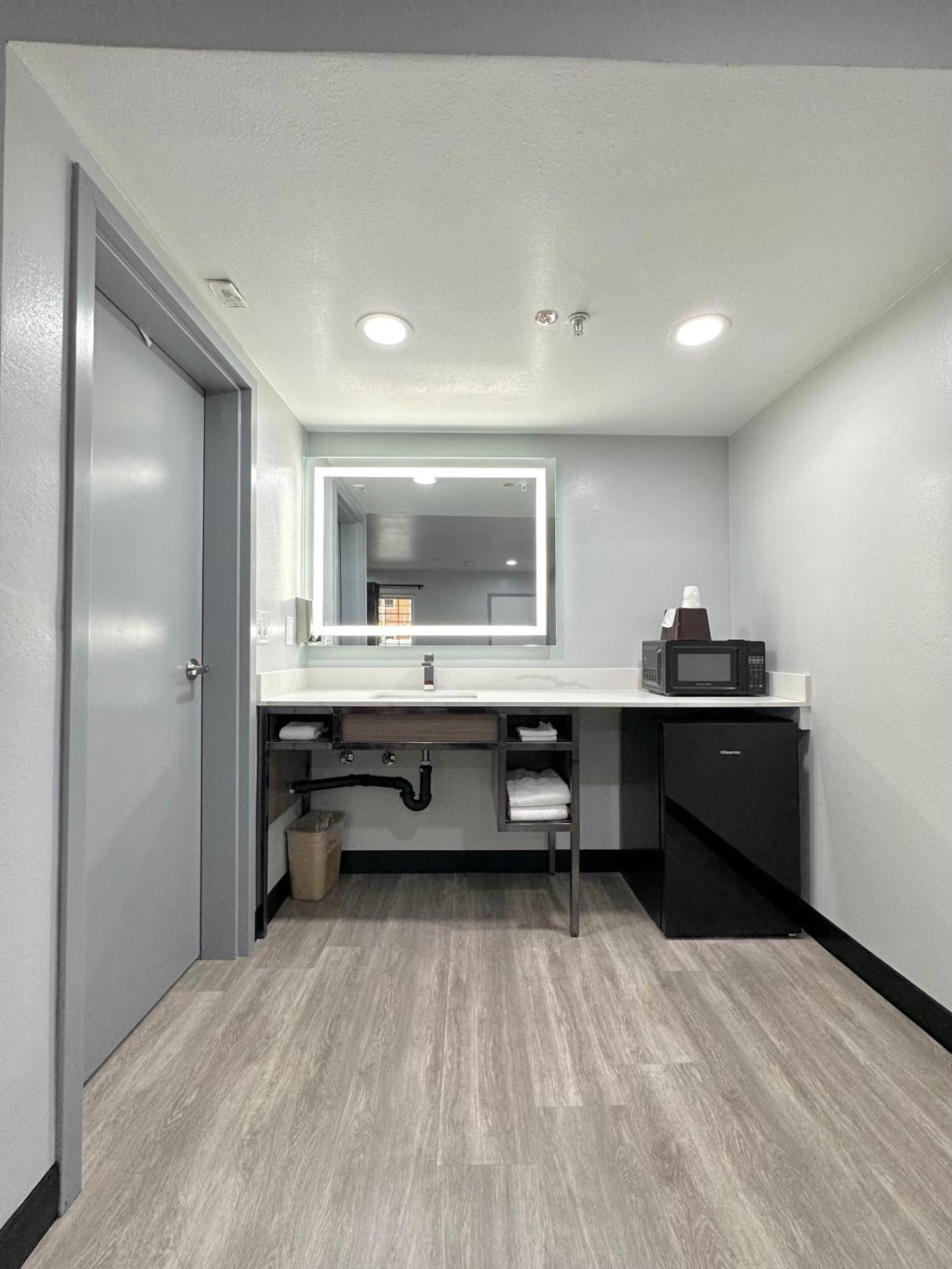 Express Inn & Suites Ontario Airport Dış mekan fotoğraf
