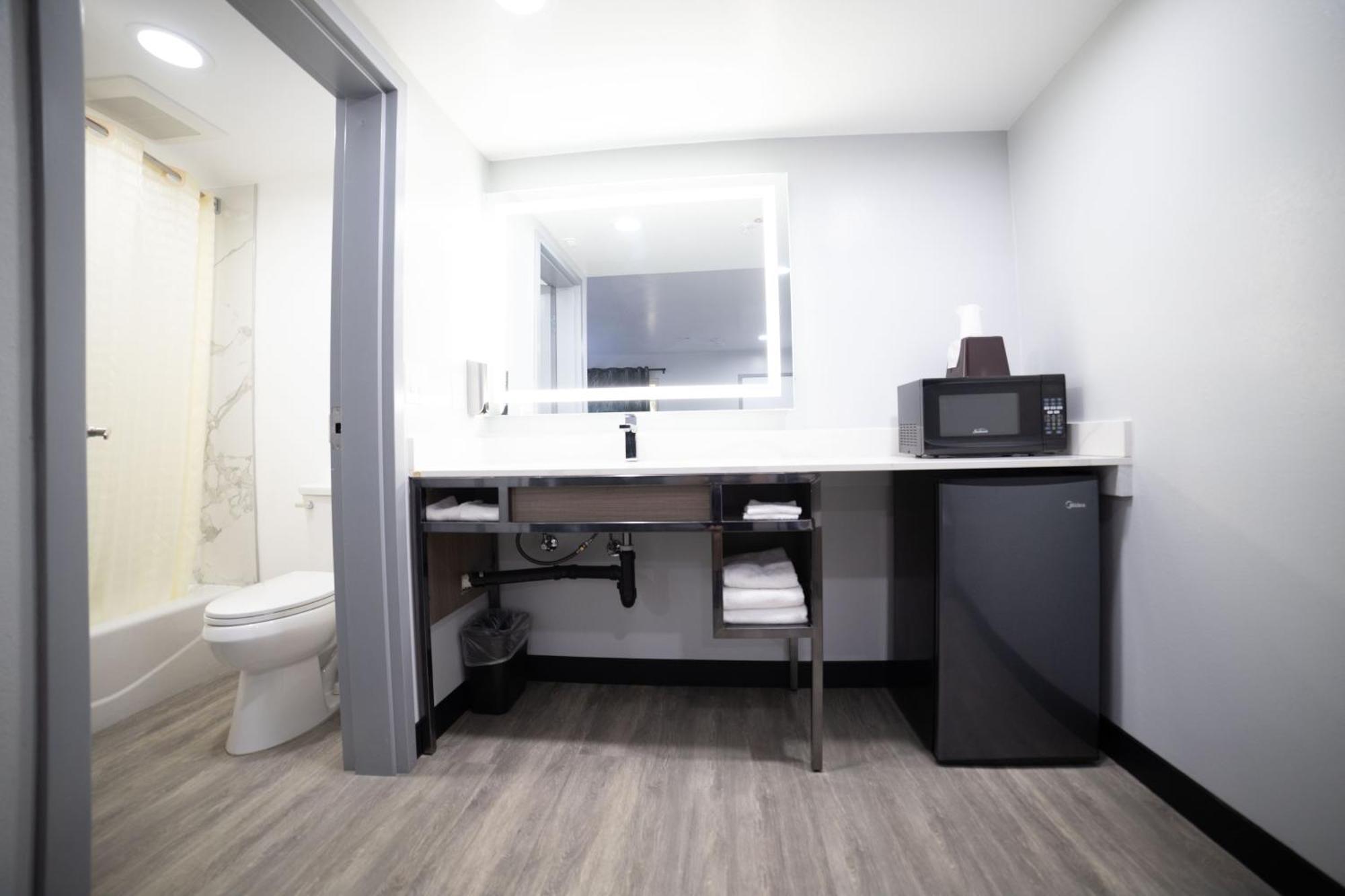 Express Inn & Suites Ontario Airport Dış mekan fotoğraf