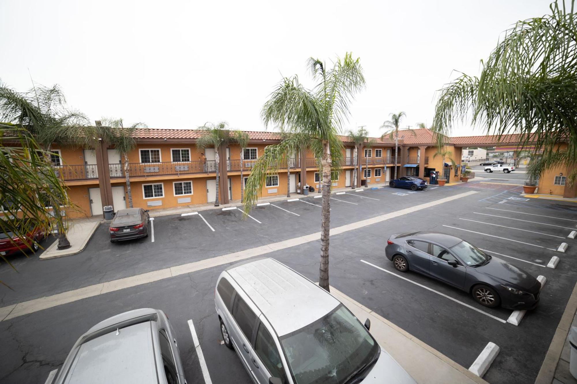 Express Inn & Suites Ontario Airport Dış mekan fotoğraf