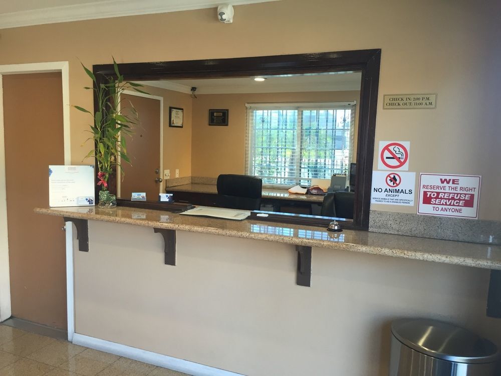 Express Inn & Suites Ontario Airport Dış mekan fotoğraf